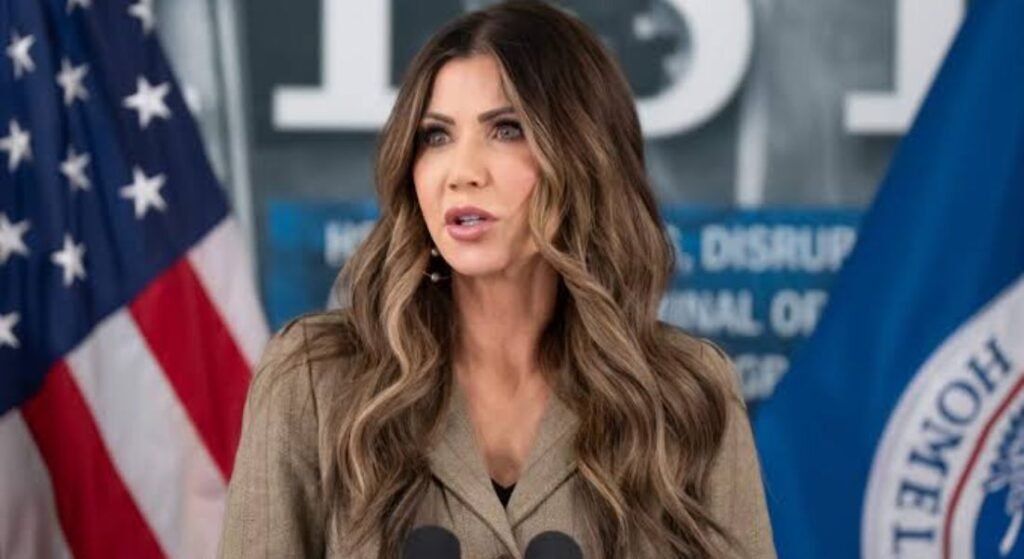 kristi noem height