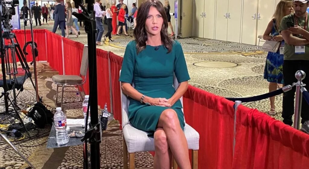 kristi noem height